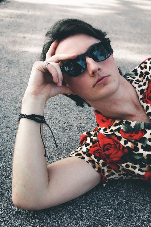 有关人, 垂直拍摄, 墨鏡的免费素材图片