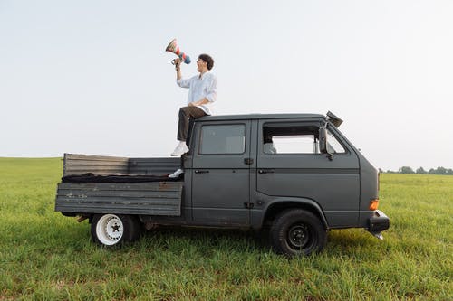 有关叫喊, 后背, 坐的免费素材图片