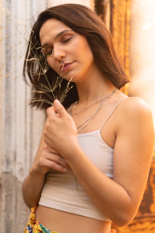 有关休閒裝, 垂直拍摄, 女人的免费素材图片