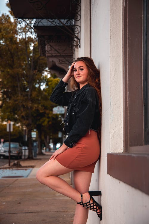 有关人行道, 倚, 垂直拍摄的免费素材图片