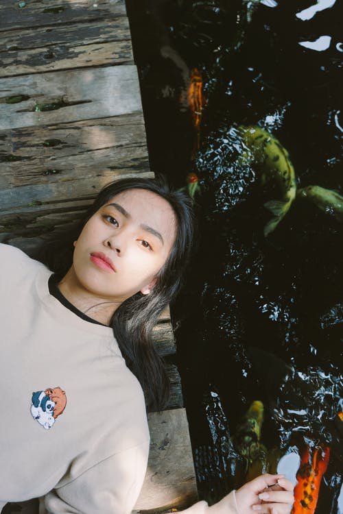 有关休閒, 垂直拍摄, 女孩的免费素材图片