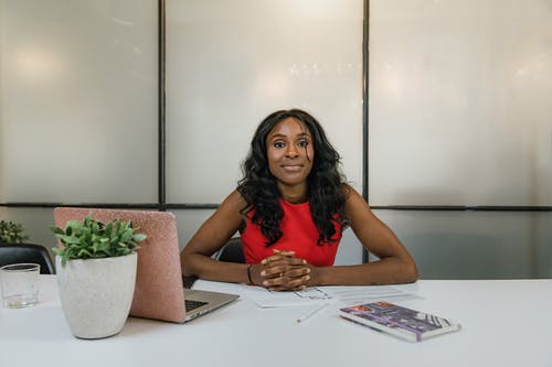 有关商業, 坐, 女人的免费素材图片