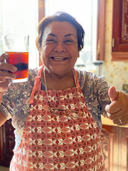 有关喝, 垂直拍摄, 女人的免费素材图片