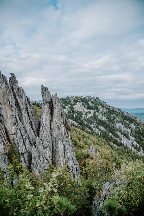 有关侵蝕, 岩層, 懸崖的免费素材图片