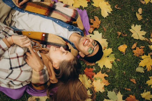 有关一對, 快樂, 放下的免费素材图片