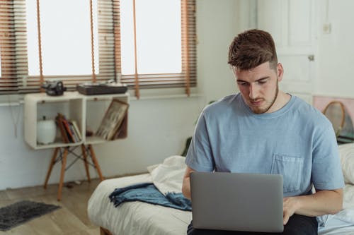 有关互聯網, 人, 圆领t恤的免费素材图片