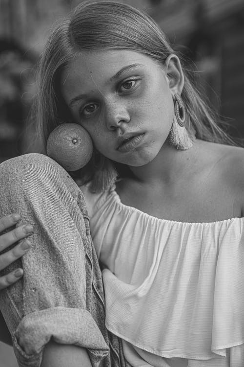 有关垂直拍摄, 女孩, 手機桌面的免费素材图片