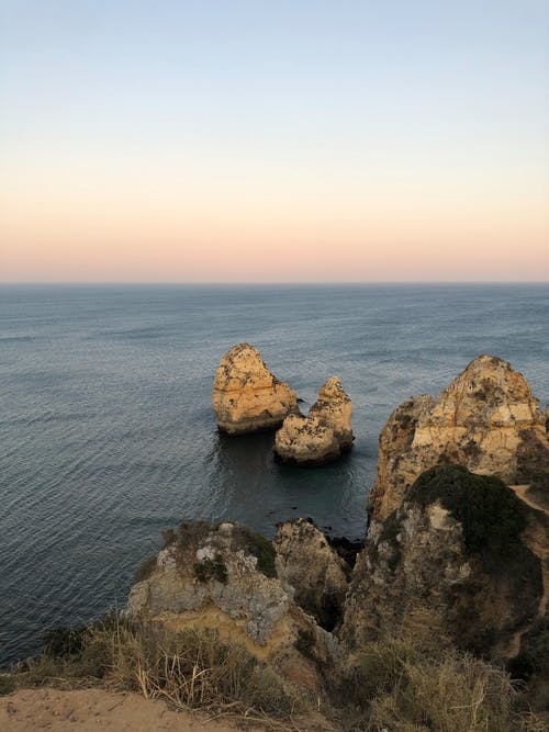 有关@户外, 垂直拍摄, 岩層的免费素材图片