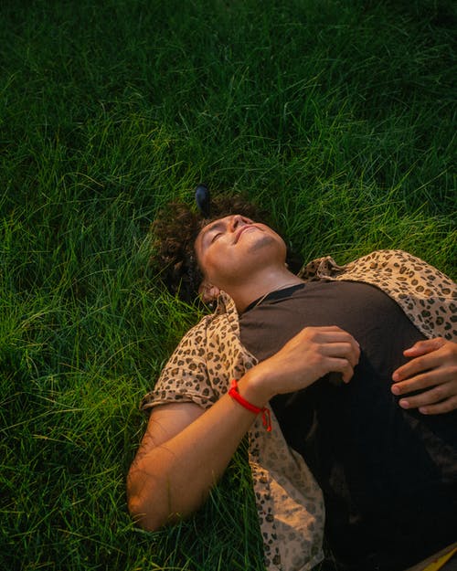 有关人, 垂直拍摄, 放下的免费素材图片