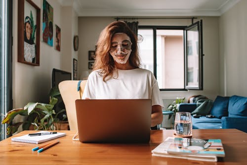 有关复原, 往下看, 筆記本電腦的免费素材图片