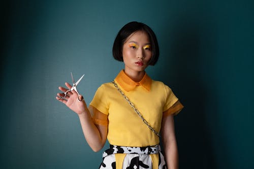 有关剪刀, 化妆品, 女人的免费素材图片