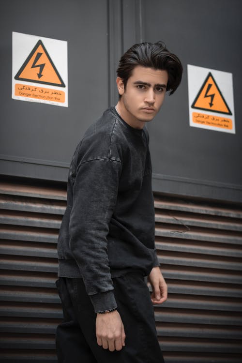 有关人, 嚴肅, 垂直拍摄的免费素材图片