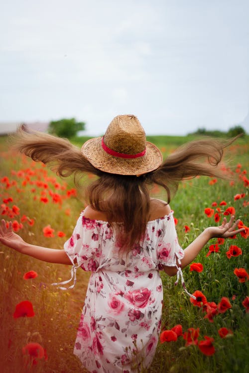 有关垂直拍摄, 女人, 帽子的免费素材图片