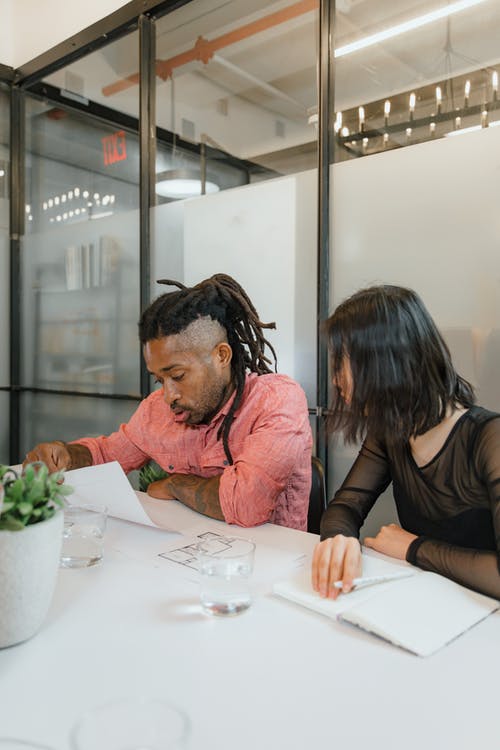 有关人, 休闲服装, 刺青的免费素材图片