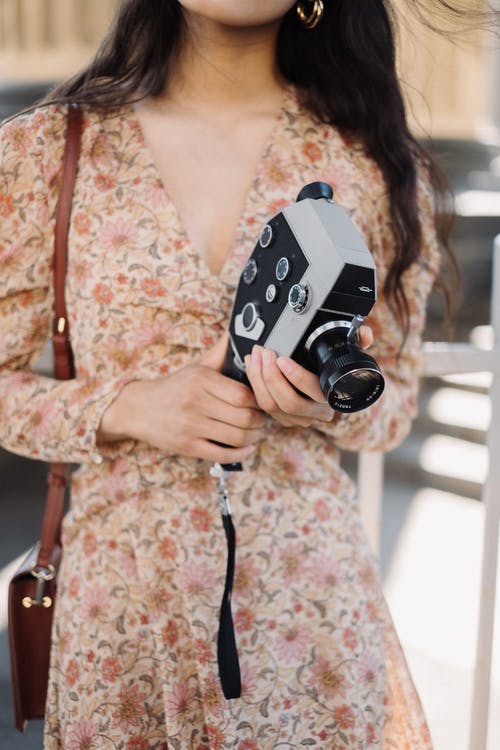 有关女人, 手提包, 握住的免费素材图片