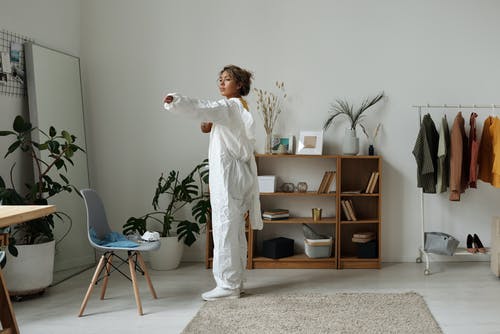 有关个人保护设备, 女人, 工作服的免费素材图片