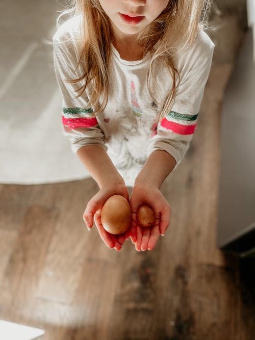 有关俯視圖, 兒童, 垂直拍摄的免费素材图片