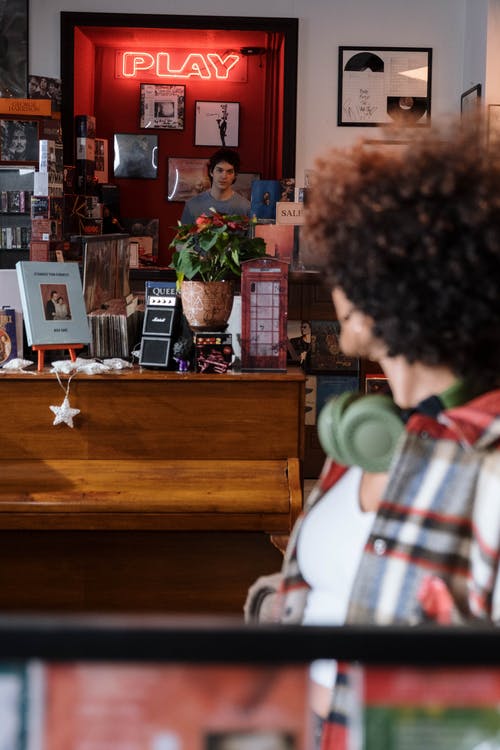 有关唱片, 商店, 垂直拍摄的免费素材图片