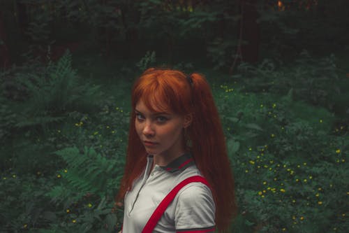 有关polo衫, 女人, 戶外的免费素材图片