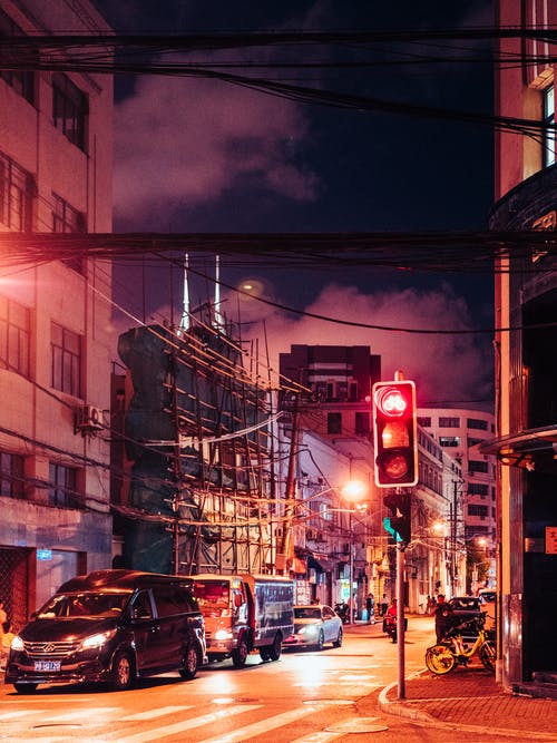 有关垂直拍摄, 市中心, 晚上的免费素材图片