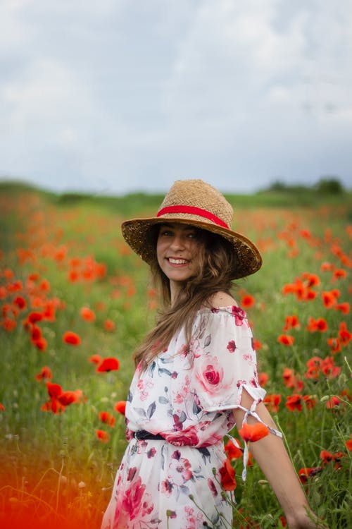 有关垂直拍摄, 女人, 帽子的免费素材图片