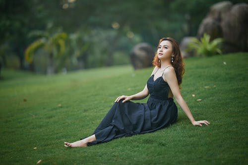 有关休閒, 光鮮亮麗, 坐的免费素材图片