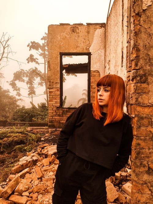 有关倚, 垂直拍摄, 女人的免费素材图片