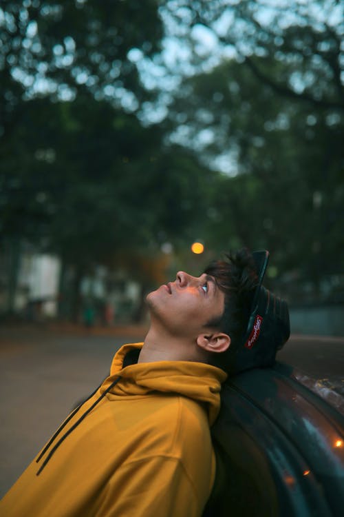 有关人, 向上看, 垂直拍摄的免费素材图片