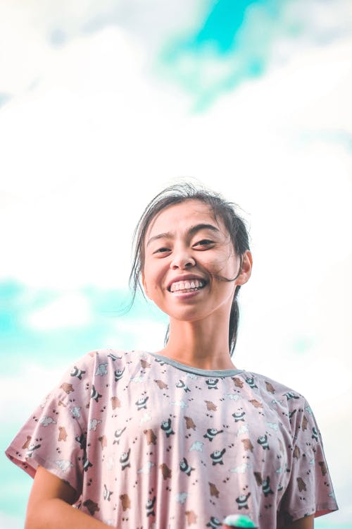 有关低角度拍攝, 垂直拍摄, 天空的免费素材图片