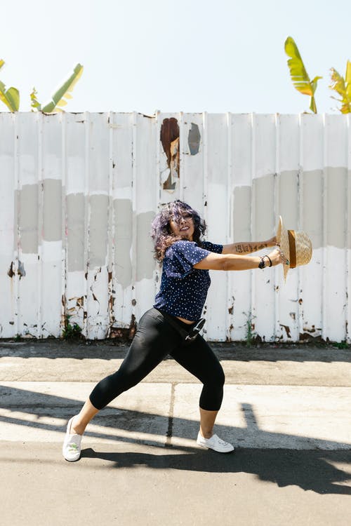 有关卷发, 女人, 娛樂的免费素材图片