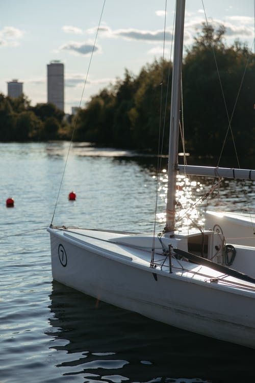 有关停泊, 垂直拍摄, 帆船的免费素材图片
