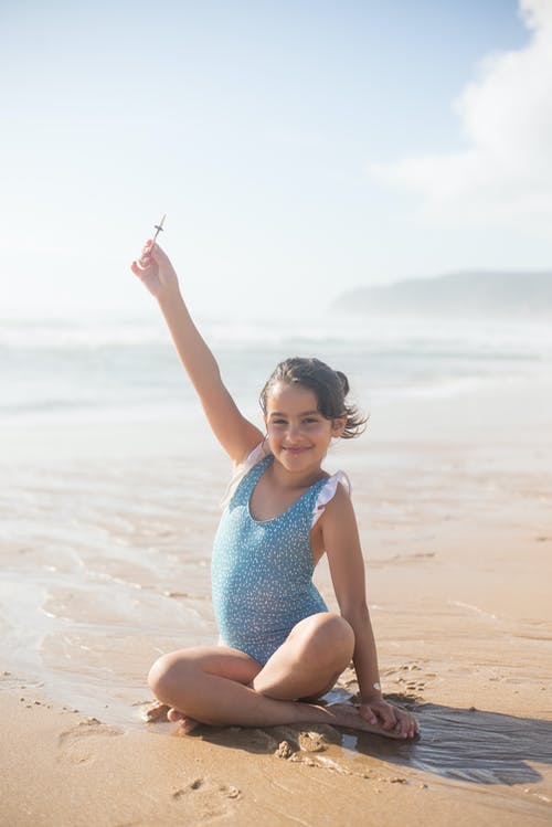 有关举手, 兒童, 坐的免费素材图片