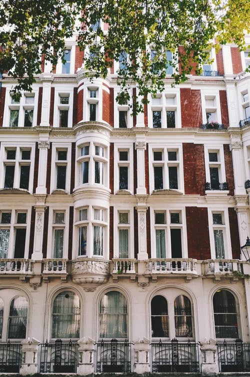 公寓大楼的特写立面视图 · 免费素材图片