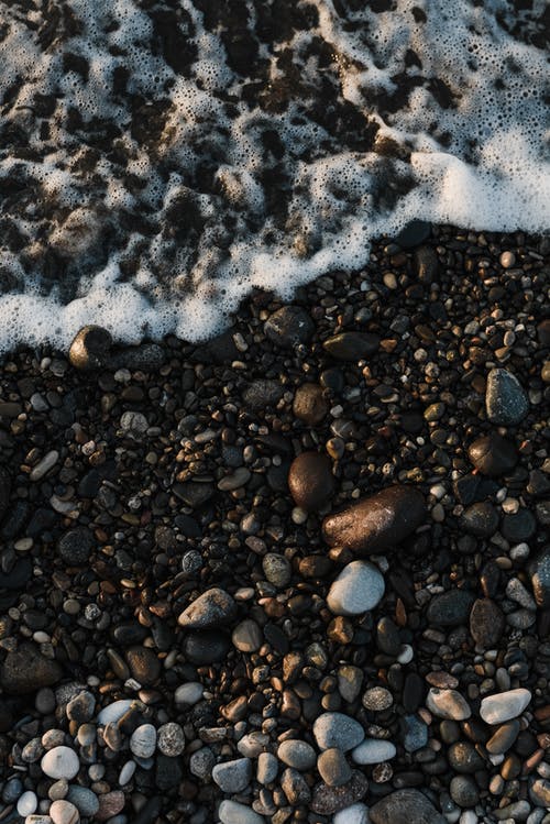 有关小浪, 岩石的, 岸邊的免费素材图片