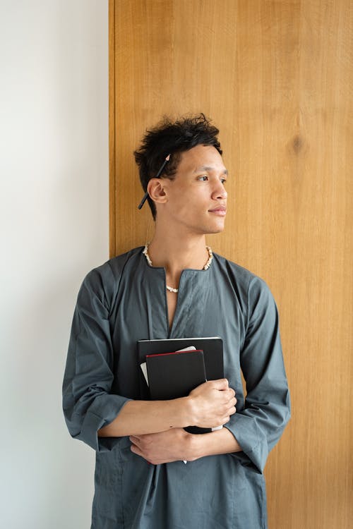 有关人, 垂直拍摄, 木牆的免费素材图片