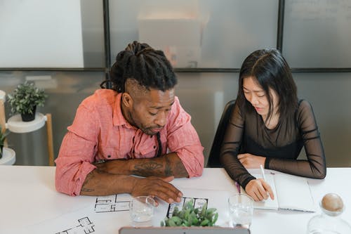 有关人, 刺青, 坐的免费素材图片