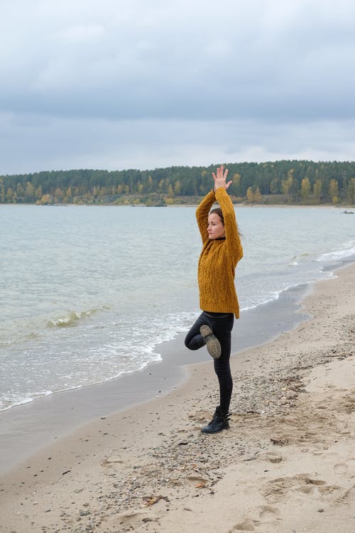 有关位置, 垂直拍摄, 女人的免费素材图片