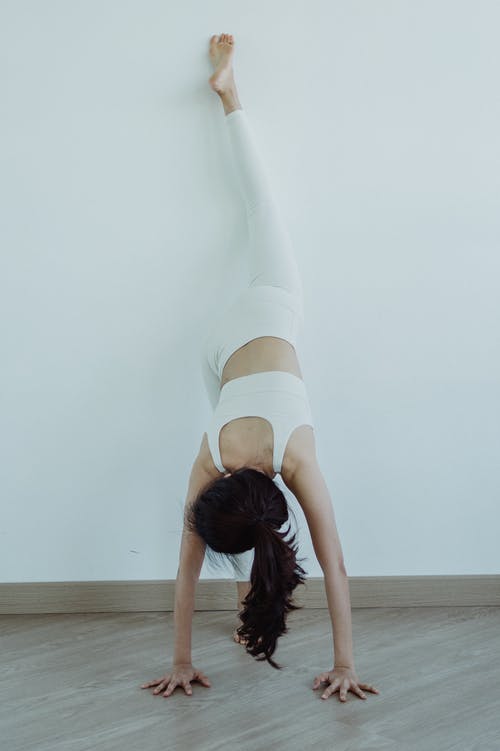 有关倒立, 健康的生活型態, 健身的免费素材图片