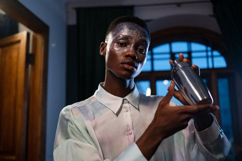 有关人, 发抖, 年輕的免费素材图片