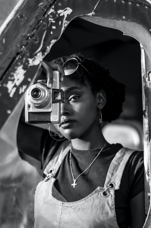 有关垂直拍摄, 女人, 手機桌面的免费素材图片