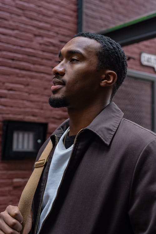 有关人, 側面圖, 垂直拍摄的免费素材图片