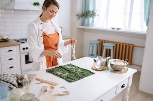 有关女人, 年輕, 微笑的免费素材图片