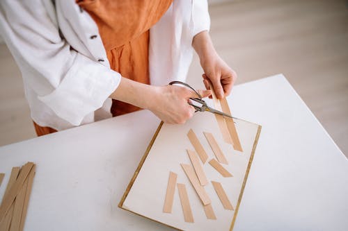 有关切割, 剪刀, 带子的免费素材图片