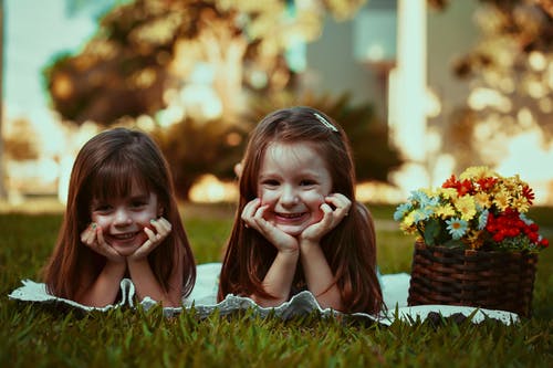 有关一起, 双手放在脸上, 可愛的的免费素材图片