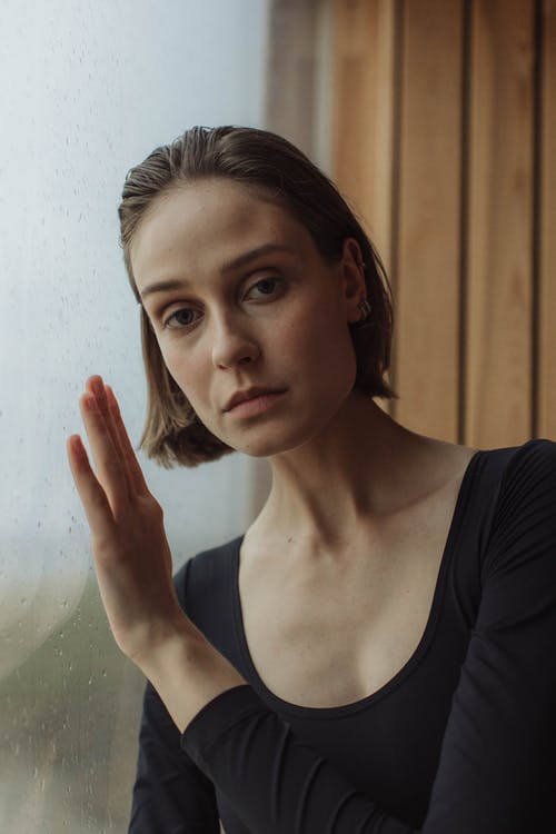 有关倚, 垂直拍摄, 女人的免费素材图片