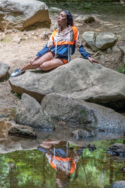 有关反射, 坐, 垂直拍摄的免费素材图片