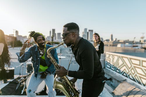 有关執行, 樂器, 牛仔外套的免费素材图片