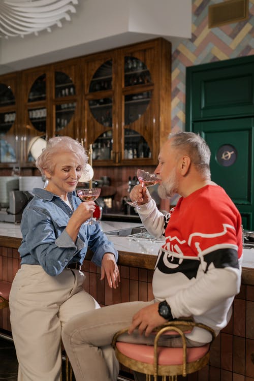 有关喝, 夥伴, 老年夫妇的免费素材图片
