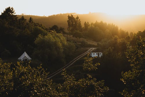 有关丘陵, 光, 大篷车的免费素材图片