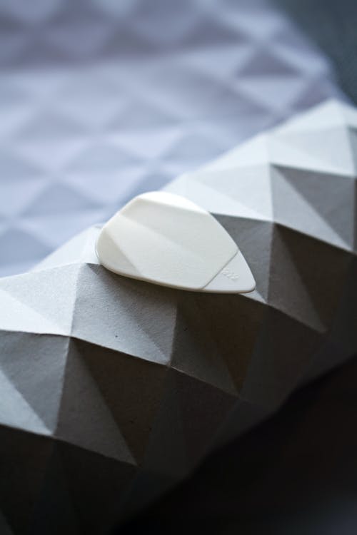 有关吉他拨片, 吉他装备, 垂直拍摄的免费素材图片